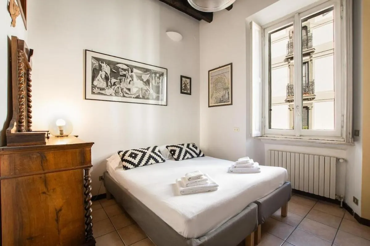 Sarpi Suite - 15 Min Duomo Central Milan 0*,
