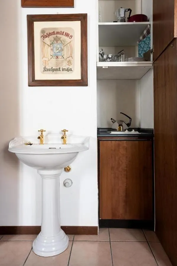 Sarpi Suite - 15 Min Duomo Central Milan 0*,