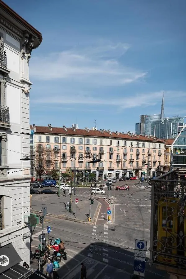Sarpi Suite - 15 Min Duomo Central Milan 0*,  Italy